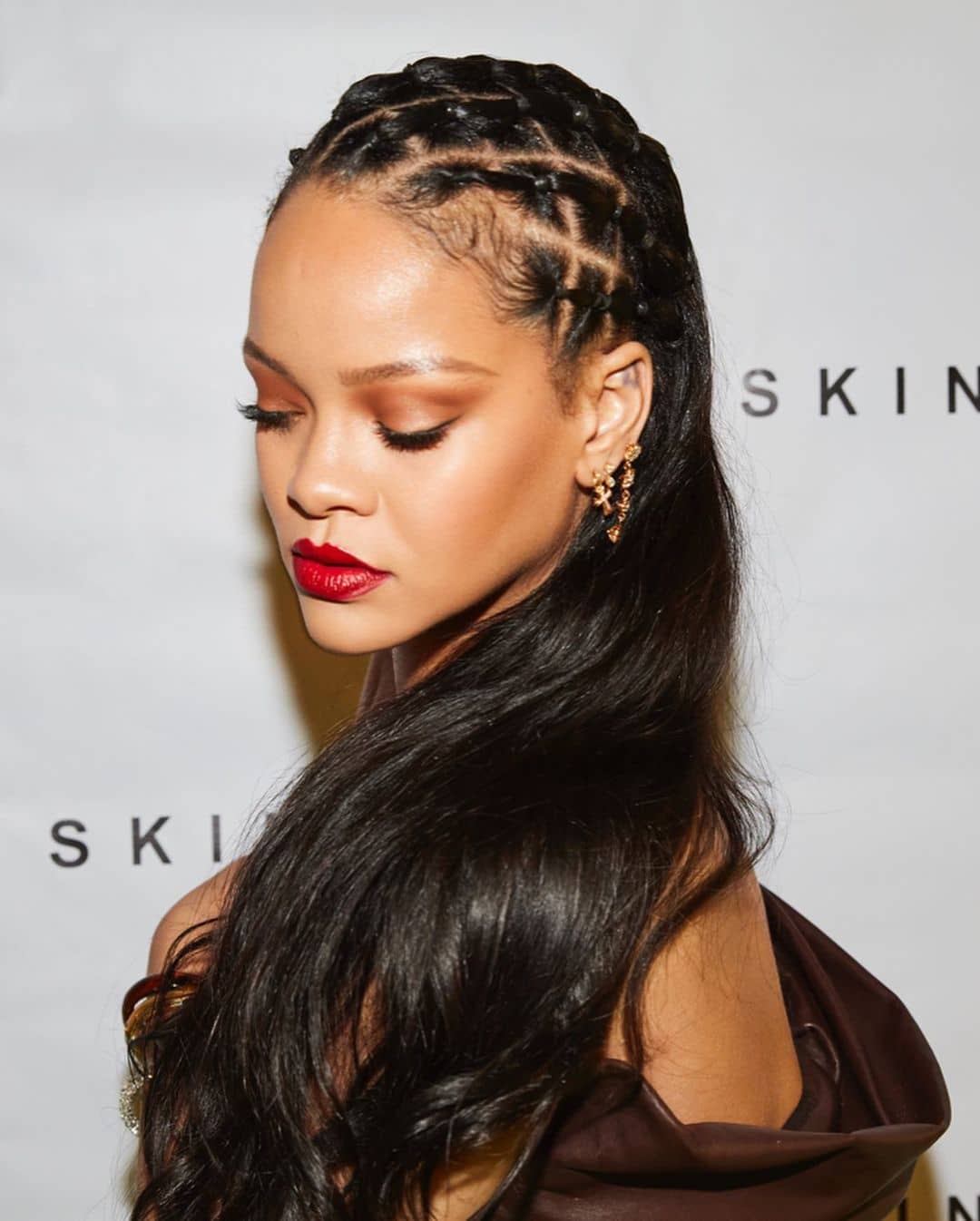 Rihanna - Biography, Profile, Facts and Career