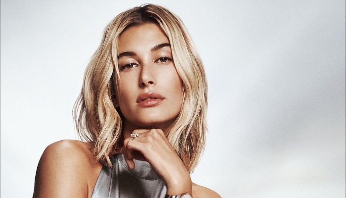 Hailey Baldwin Hits Topshop with Sister Alaia Before Spending Late
