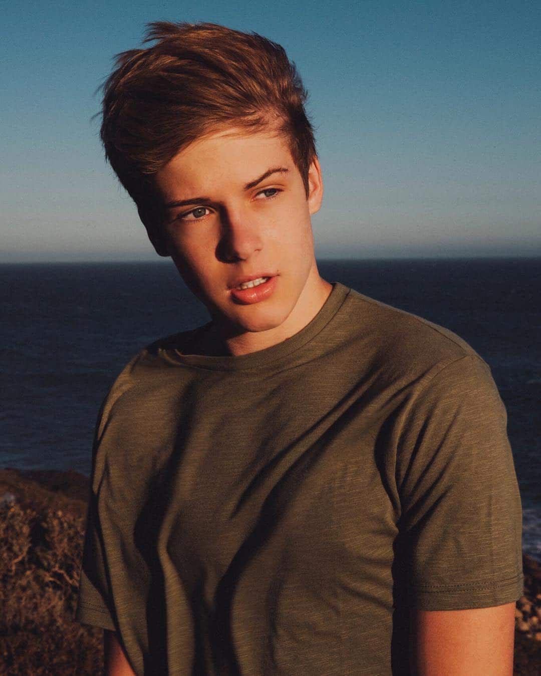  Blake Gray - Biography, Profile, Facts, and Career