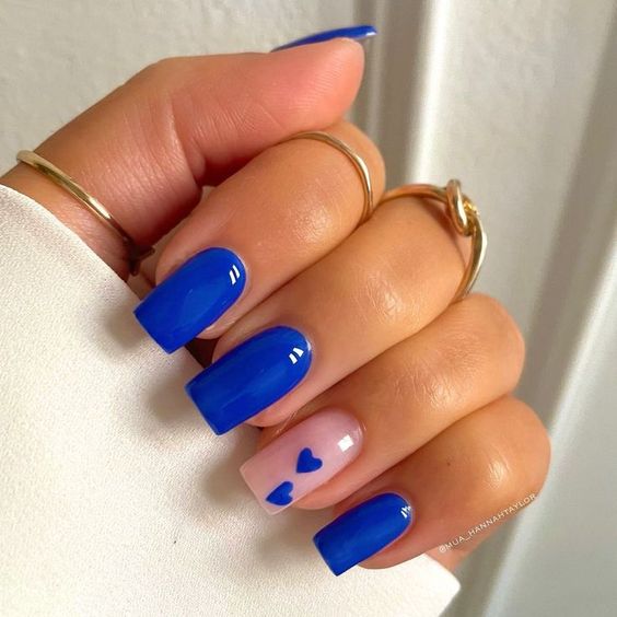10 Gorgeous Blue Nails Ideas for Holiday Season