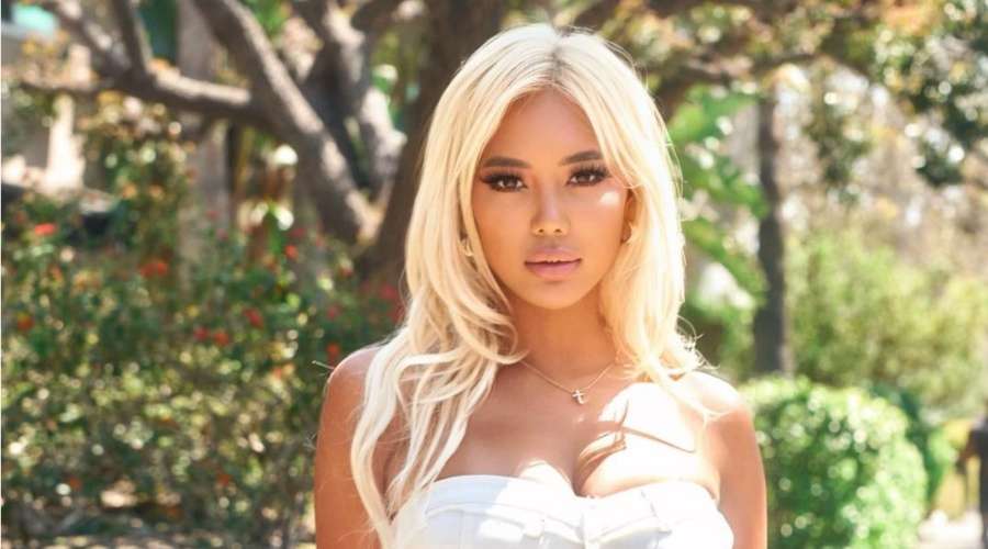 Cristina Carmella OnlyFans, Age, Height, Net Worth, Boyfriend(04)